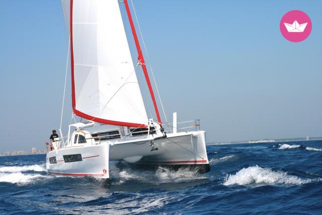 Catamaran Catana 47 14.02m. Charter in French Polynesia