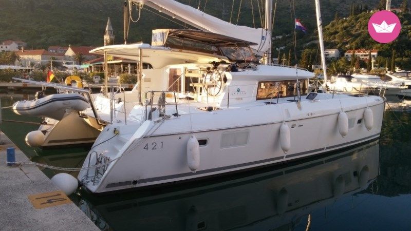 Catamaran LAGOON 421 12.61m. Charter in Cuba