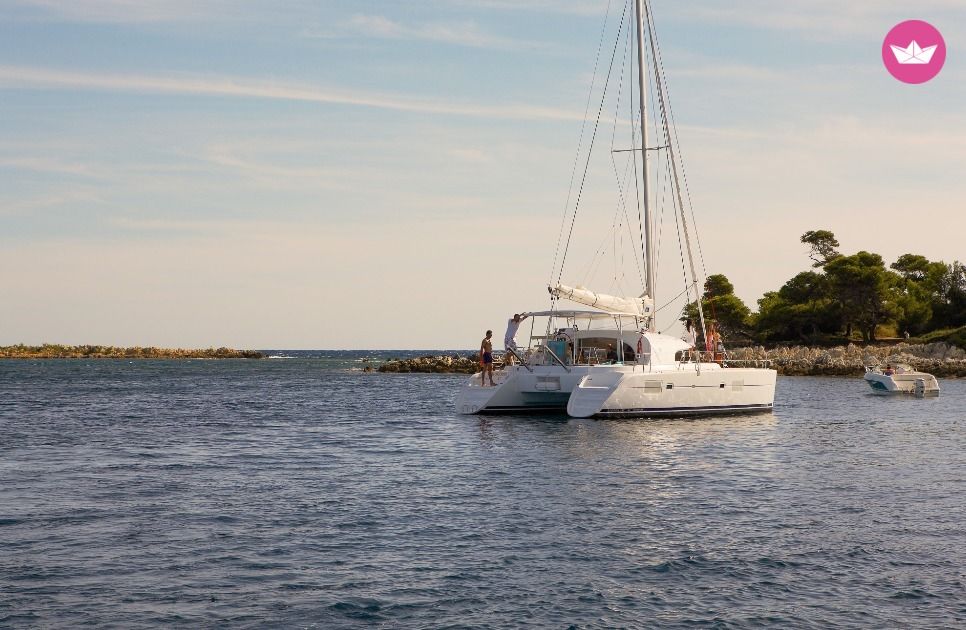 Catamaran BENETEAU Lagoon 380 12m. Charter in St Martin