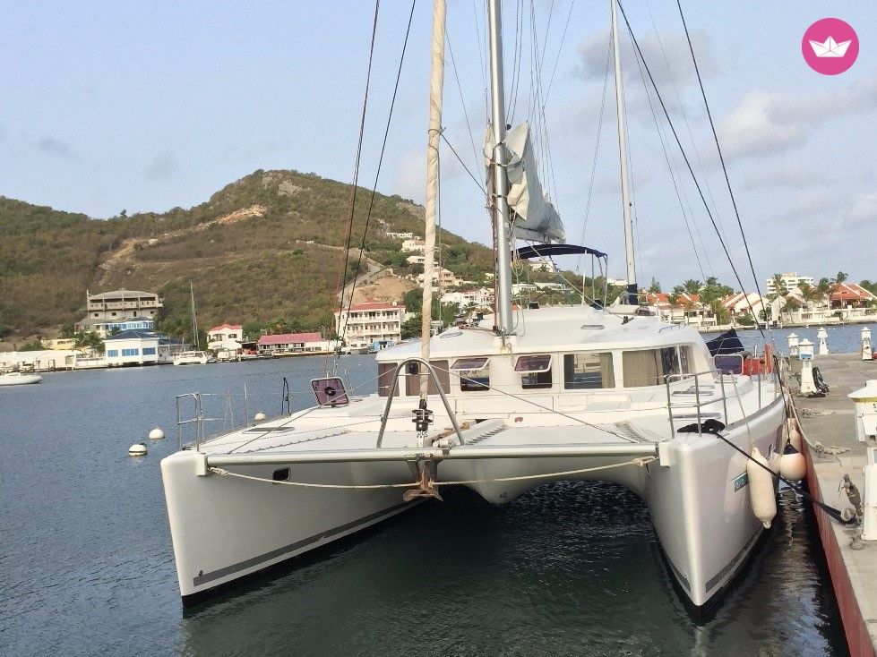 Catamaran LAGOON 440 13.61m. Charter in Colombia