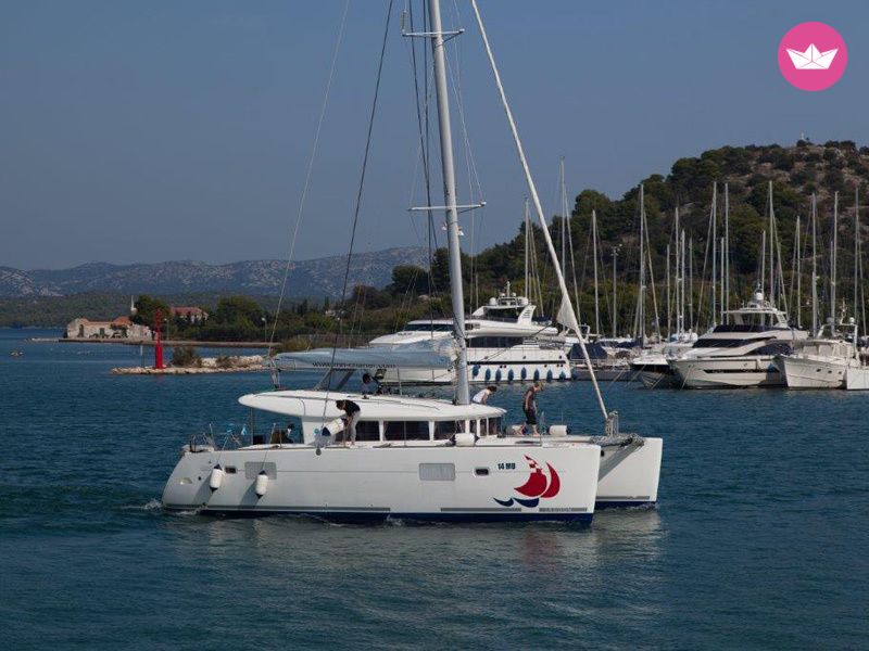 Catamaran LAGOON 400 11.97m. rental Razvođe