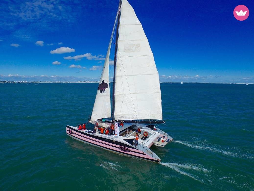 Catamaran Caseneuve catamaran 18 mètres 18m. rental Arradon