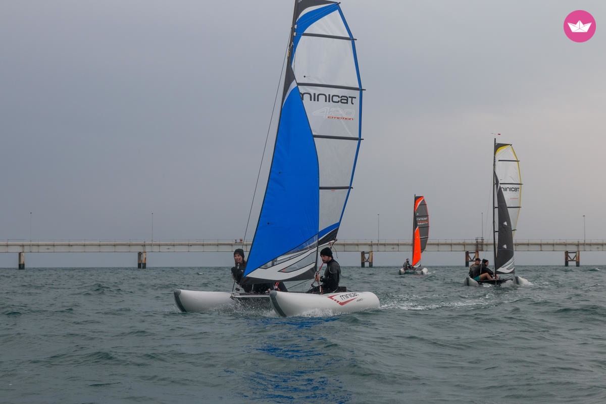 Catamaran Minicat 420 4.2m. rental Boulogne Billancourt