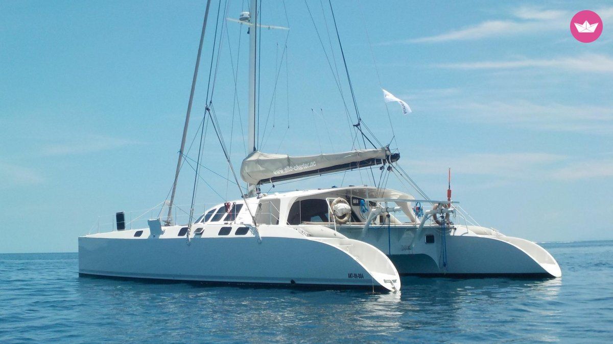 Catamaran Plan Fioleau Sérénité 57 17.25m. Charter in New Caledonia