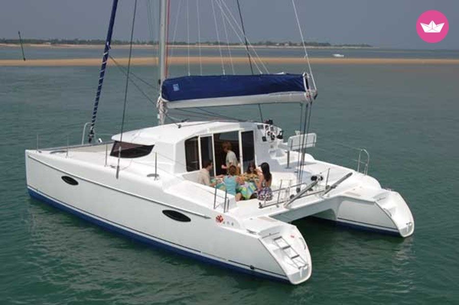 Catamaran FOUNTAINE PAJOT MAHE 36 11m. rental Barcelona