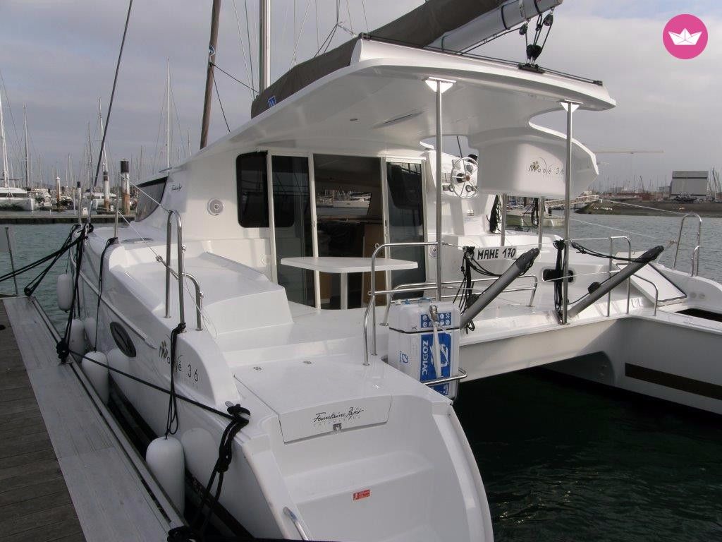 Catamaran FOUNTAINE PAJOT Fountaine Pajot 11.05m. Charter in United States