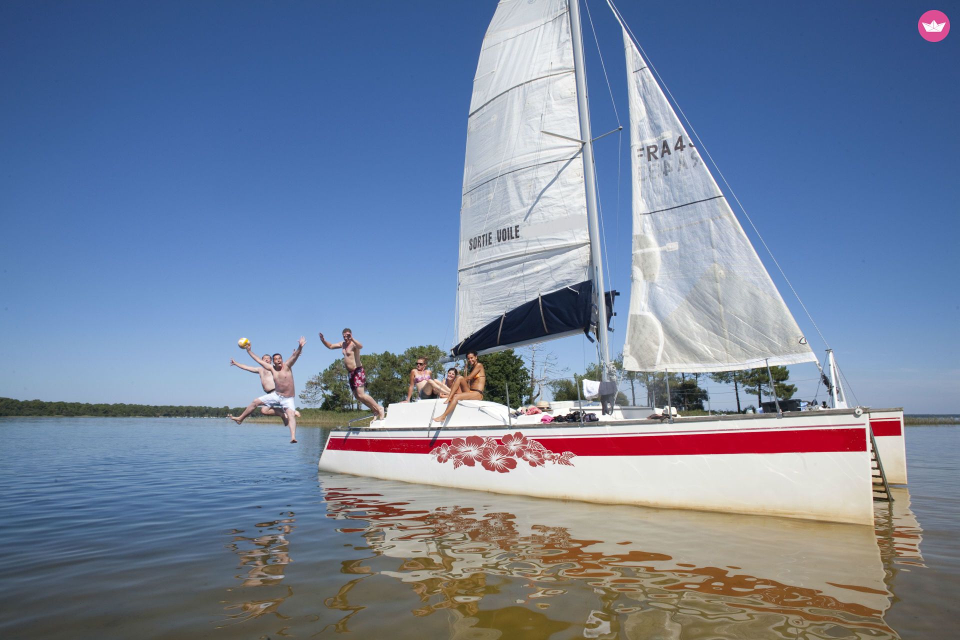 Catamaran Djicat Open 33 10m. rental Lacanau