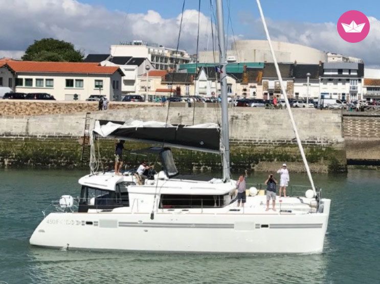 Catamaran Lagoon 450 Flybridge 13.96m. rental Pescara