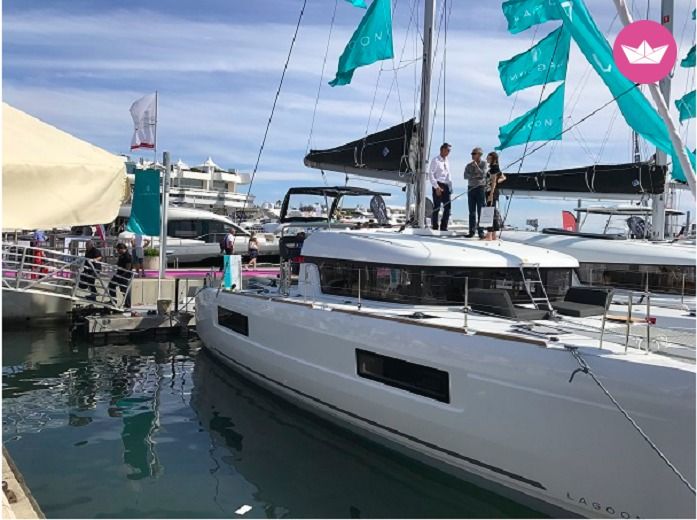 Catamaran LAGOON 40 11.74m. rental Larmor Plage