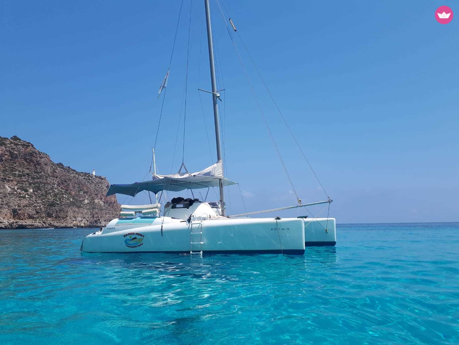 Catamaran FOUNTAINE PAJOT CORNEL 26 8m. rental La Savina