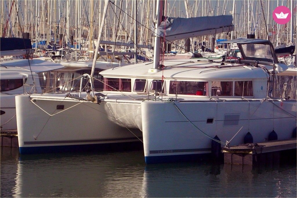 Catamaran LAGOON 400 12m. rental Sainte Luce