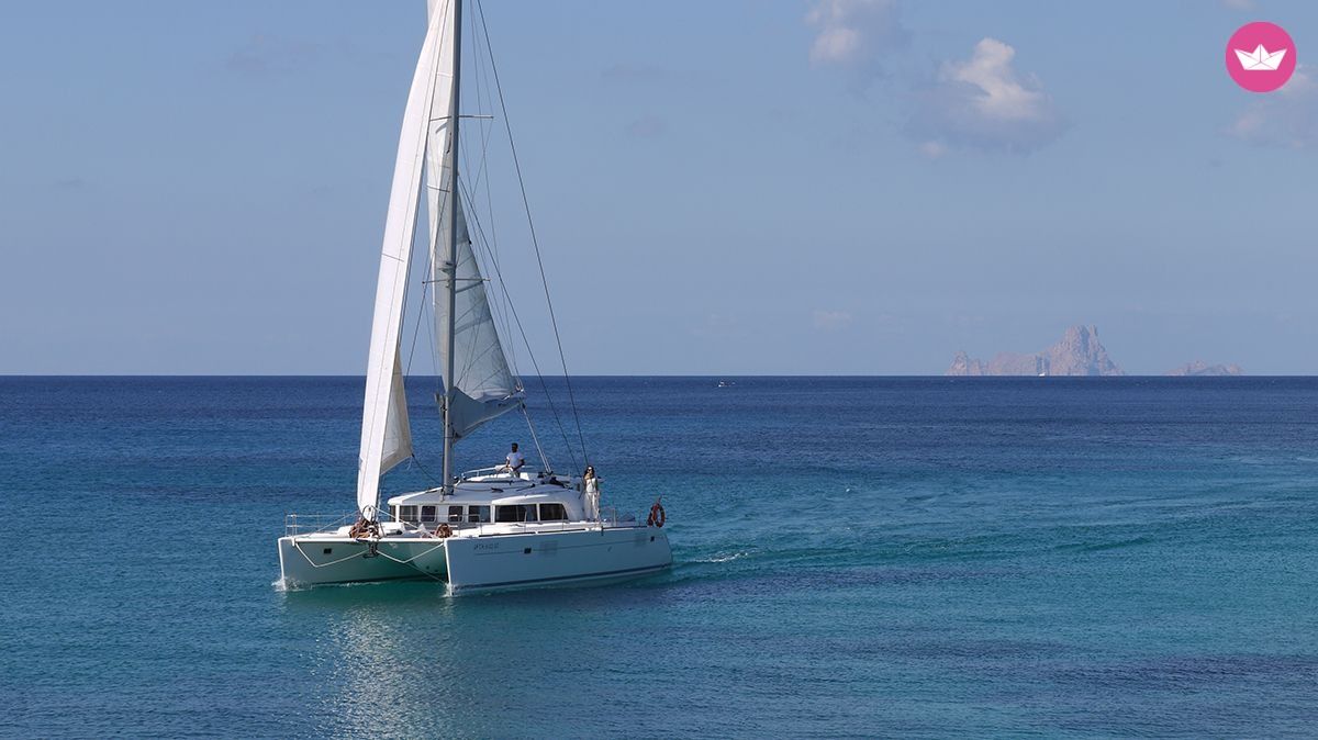 Catamaran LAGOON 440 13.61m. Charter in Spain