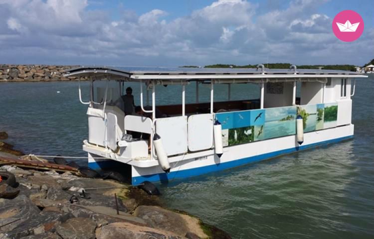 Catamaran Catamaran Solaire 18m. rental Deshaies