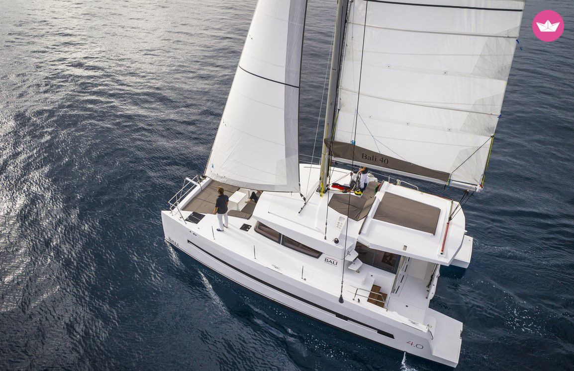 Catamaran BALI - CATANA 4.0 - MOUSTIQUE 12.2m. Charter in Martinique