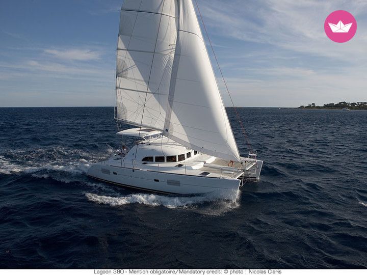 Catamaran LAGOON LAGOON 380 11.55m. Charter in Martinique