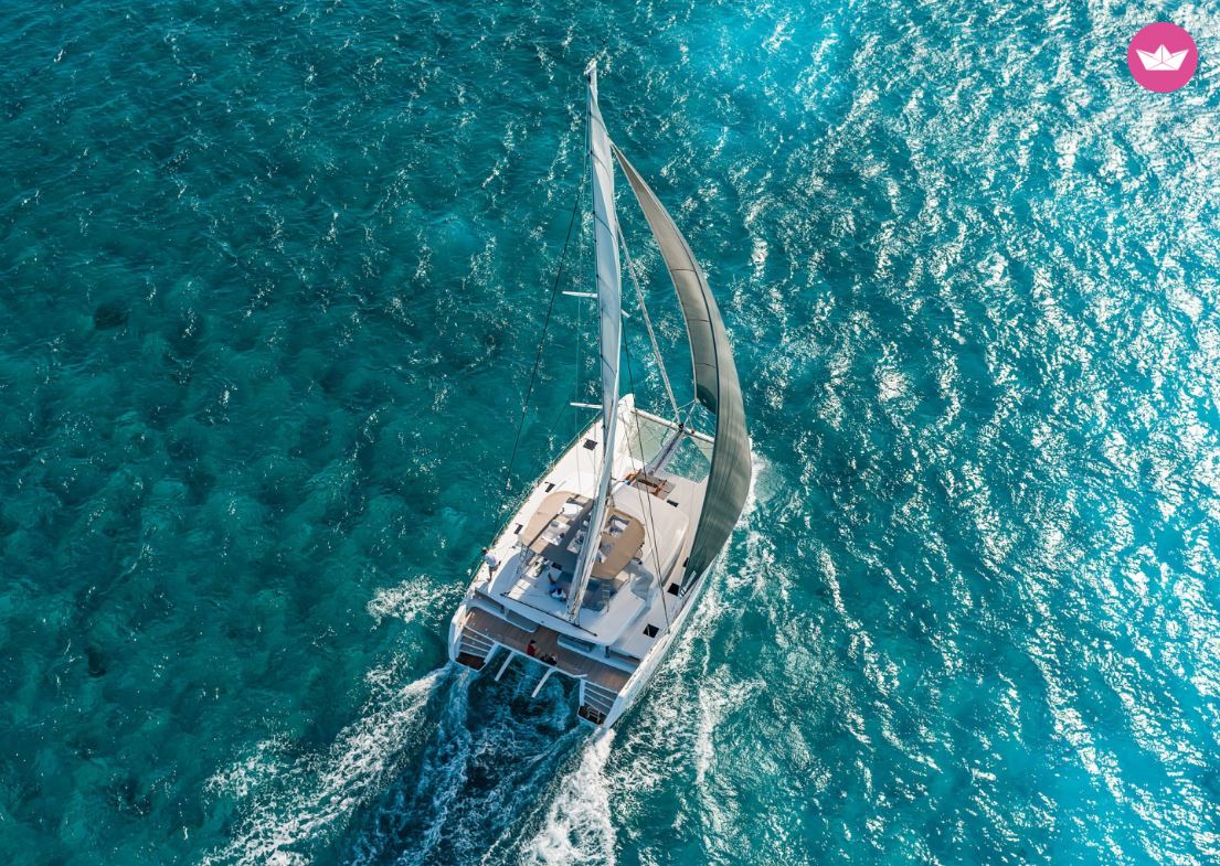 Catamaran LAGOON LAGOON 52 15.84m. Charter in Martinique