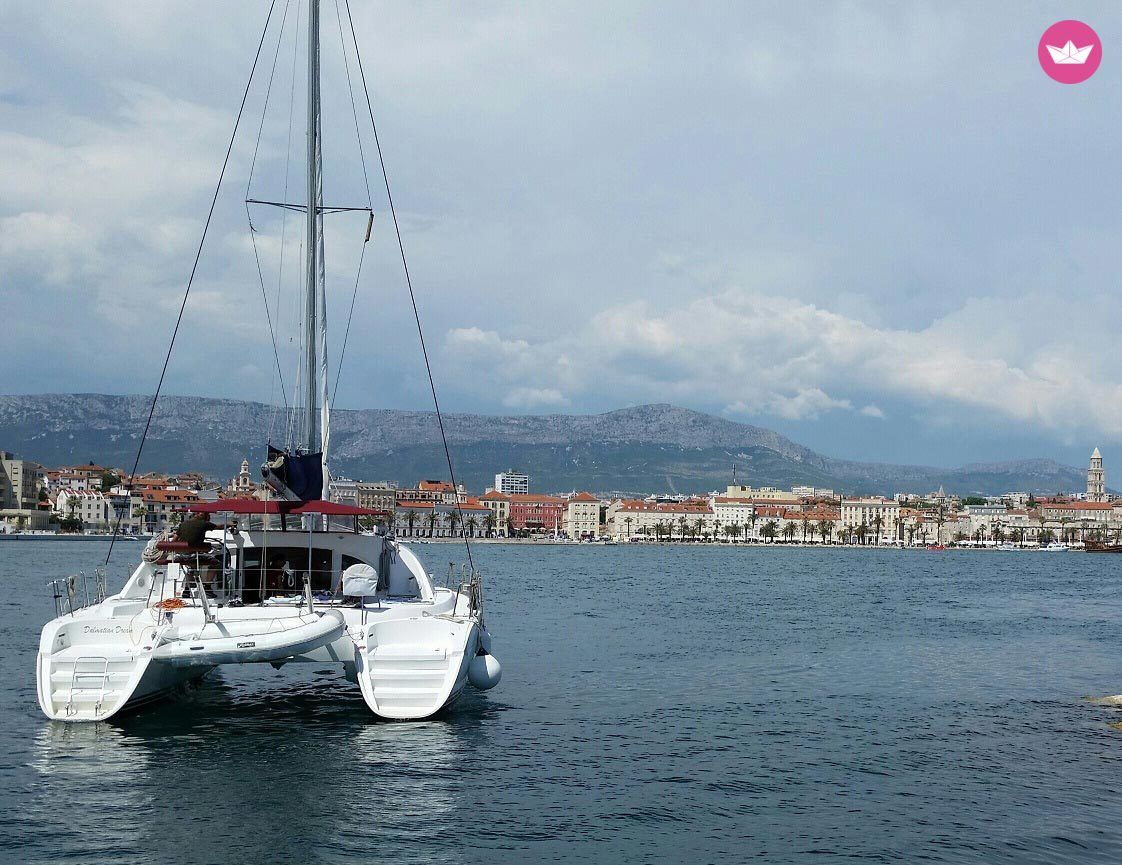 Lagoon 380 S2 - DALMATIAN DREAM rental Split