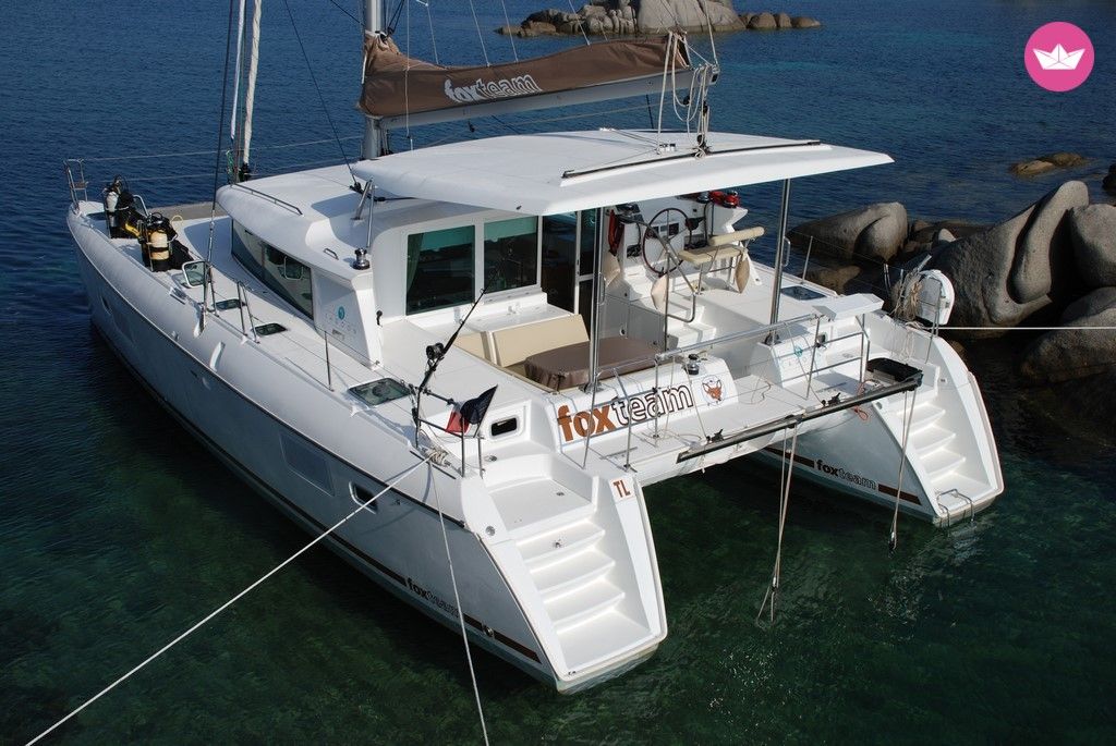 Catamaran LAGOON 420 12.6m. rental Toulon