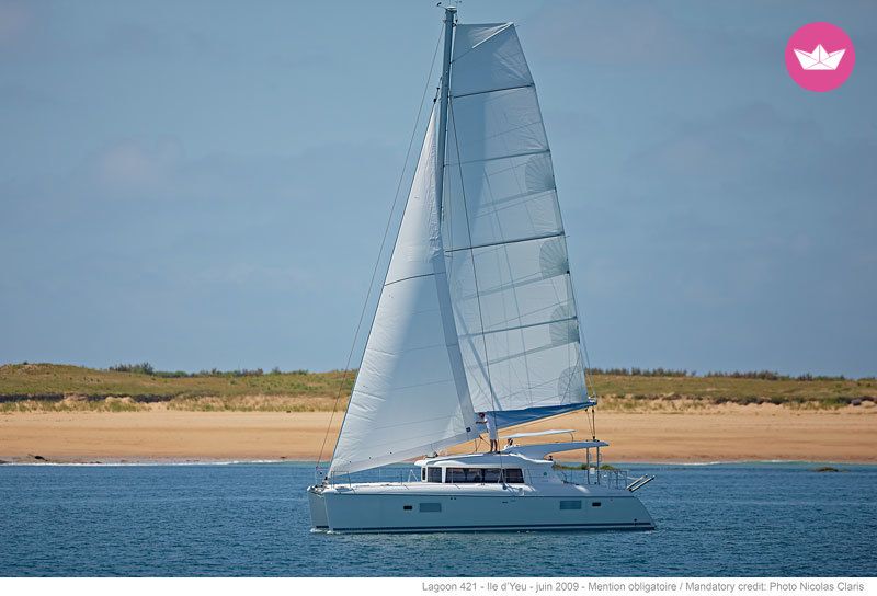 Catamaran LAGOON 421 12.6m. Charter in Australia