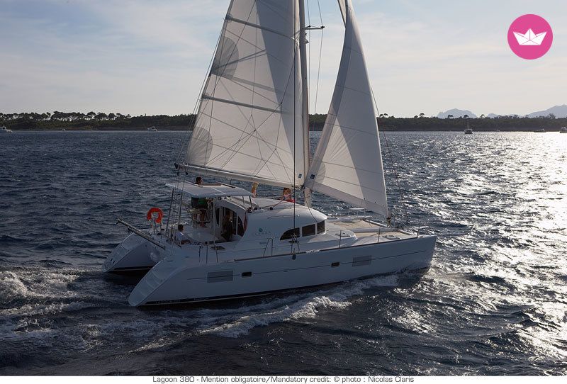 Catamaran LAGOON 380 11.55m. Charter in Grenada